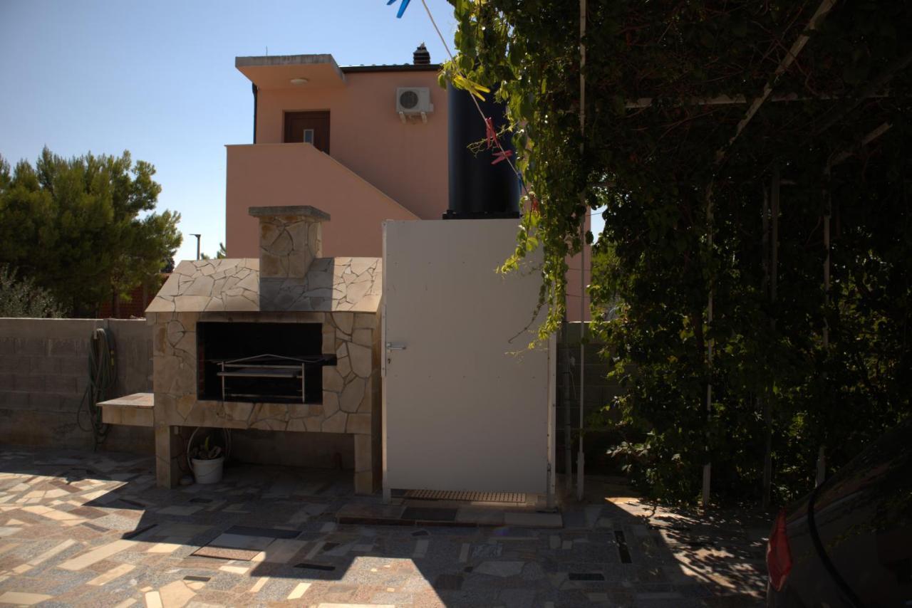 Apartmani Sanja Vir Exterior photo